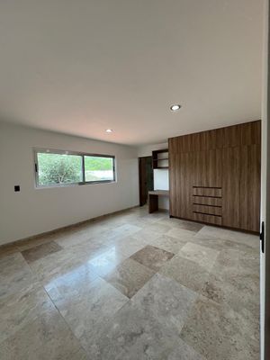 Hermosa casa  Fracc Zibatá, privada biznaga