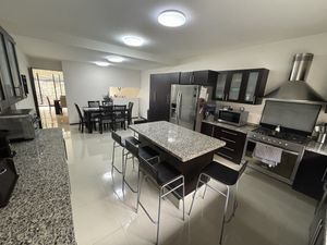 Casa en VENTA con jardín en Privada San Francisco