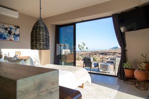 HERMOSA CASA NUEVA CON ALBERCA EN VALLE DE GUADALUPE