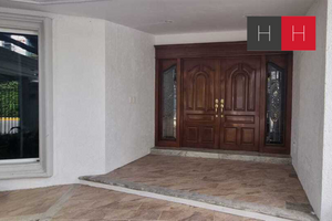 Casa en Renta en Santa Engracia en San Pedro Garza García