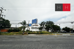 Renta de Terreno Comercial en Avenida Revolución