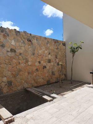 TEMOZON NORTE TOWN HOUSE CON PISCINA