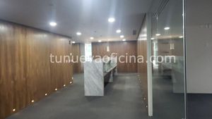 Renta oficina de 400m2 en edificio inteligente, corporativo en Montes Urales