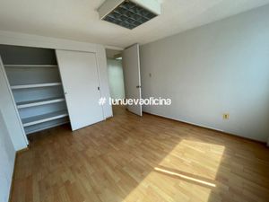 Oficina de 120m2 en renta en Col Del Valle, cerca de vias de comunicación