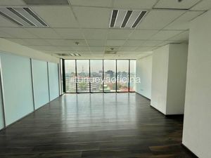 Oficina de 800m2 en Paseo de la Reforma con vista a la Avenida