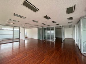 Renta Oficina 270 m2, Florencia- ACONDICIONADA