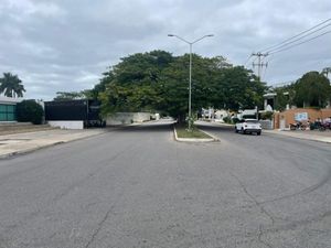 Terreno sobre avenida Campestre ideal para desarrollo  en Mérida Yucatán.