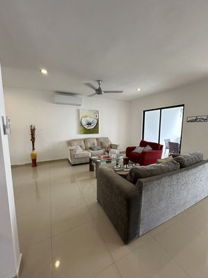 Casa en Venta en Privada Salvia, Floresta Mérida Yucatán.