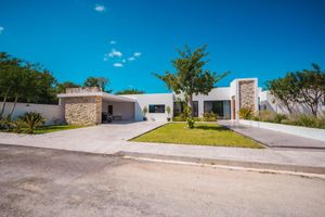 Casa en Venta en Privada Hacienda Cholul en Mérida Yucatán.