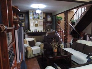 SE VENDE CASA EN EL CENTRO DE PATZCUARO