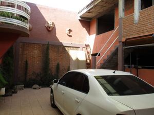 SE VENDE CASA EN EL CENTRO DE PATZCUARO