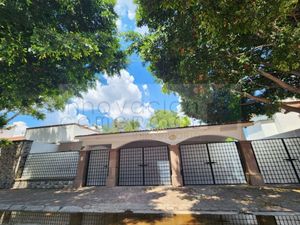 Casa en venta en Jurica de un nivel dentro de privada