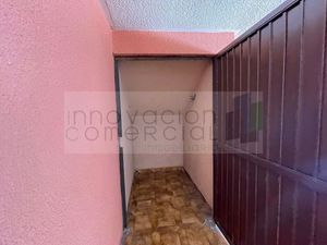 Casa en venta zona los Arcos y loma dorada muy amplia,.