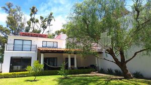 Casa en venta en Jurica Campestre, frente al colegio Kennedy