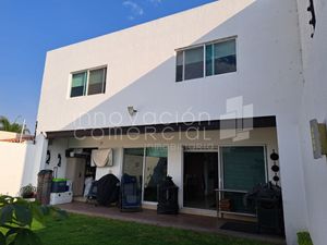 Casa en venta en Cumbres del lago con amplio jardín