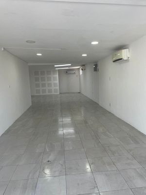 Local comercial en renta sobre Blvd Benito Juárez