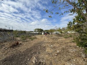 TERRENO AMPLIO CERCA DE LA POCHOTA  DENTRO DE FRACCIONAMIENTO PRIVADO