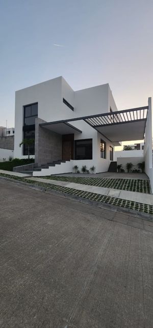 CASA EN VENTA RESIDENCIAL LA CIMA (ZONA SUR PONEINTE)