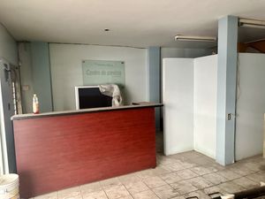 Local uso comercial sobre Av Colon Mty