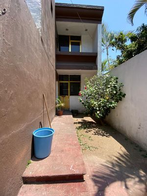 CASA EN VENTA EN REVOLUCIÓN