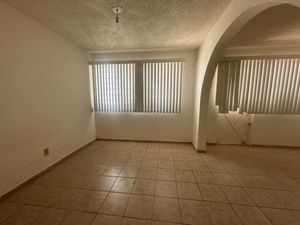 DEPARTAMENTO EN VENTA EN CHAPALITA PARA REMODELAR