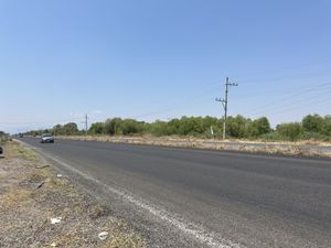 Terreno en venta a pie de carretera carretera libre a Acatlán de Juárez