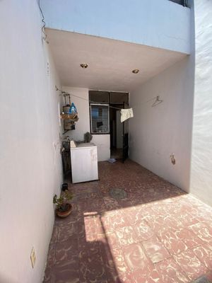 CASA EN VENTA EN REVOLUCIÓN