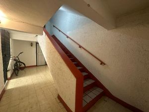 DEPARTAMENTO EN VENTA EN CHAPALITA PARA REMODELAR