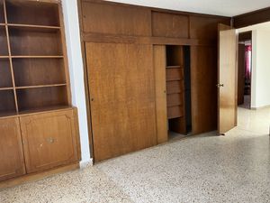 OPORTUNIDAD CASA A LA VENTA PARA REMODELAR