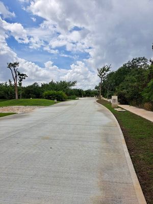 TERRENO EN VENTA EN YUCATAN COUNTRY CLUB