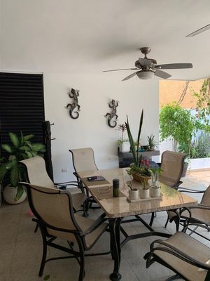 CASA AMUEBLADA DE UNA SOLA PLANTA CON VISTA AL CAMPO EN CLUB DE GOLF LA CEIBA