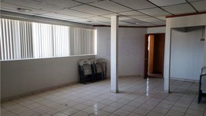 Se renta oficina de 50 m2 en Centro Comercial La Mesa PMR-1044