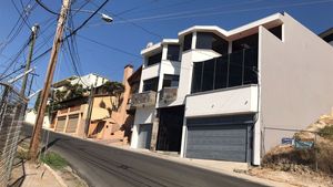 Se vende casa de 4 recámaras en col. Chapultepec, Tijuana PMR-PMR-1355