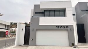 Se vende casa nueva en priv. Bugambilias, Hacienda de Agua Caliente Tijuana