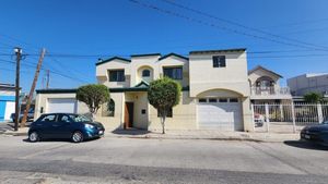 Se vende amplia casa en Otay Indeco Universidad, Tijuana