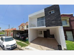 Casa en Venta en Paseos de Santiago Tonalá