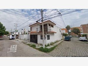 Casa en Venta en Jardines de Oriente León