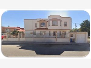 Casa en Venta en Valle Dorado Ensenada