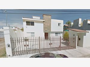 Casa en Venta en Villas del Mesón Querétaro