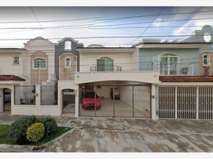 Casa en Venta en Bosques de La Victoria Guadalajara