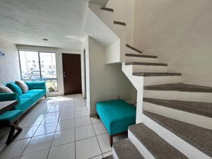 Casa en venta dentro de coto en Real del Valle