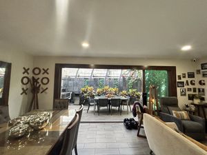 Casa en venta dentro de  coto Nueva Galicia