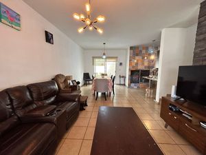 Casa en Venta en Villa California con Excedente