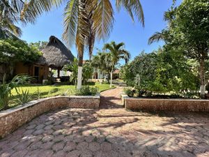 CASA EN VENTA FRENTE AL MAR DE CHUBURNA