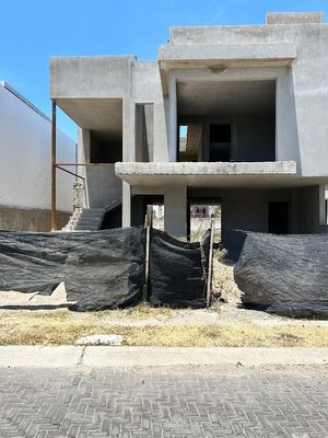 CASA EN CONSTRUCCIÓN- ARBOLADA BOSQUE DE SANTA ANITA