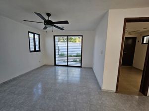 En Venta Casa con 4 recámaras,  en esquina en Col. Las Brisas.