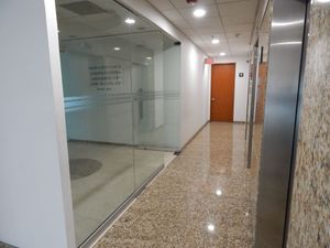 Renta de Oficina Del Valle | 335 m2 | Acondicionada