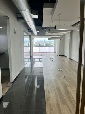 Renta de Oficina Crédito Constructor | 152 m2 | Acondicionada