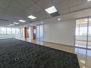 Renta de Oficina Del Valle | 335 m2 | Acondicionada