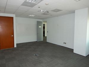 Renta de Oficina Del Valle | 335 m2 | Acondicionada